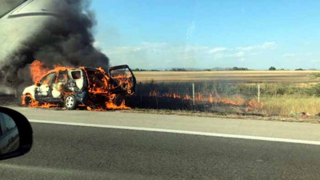 Кола изгоря като факла на АМ „Тракия“
