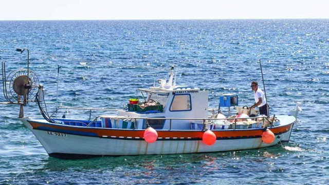 Дребномащабният риболов в Черно море се отделя от стопанския