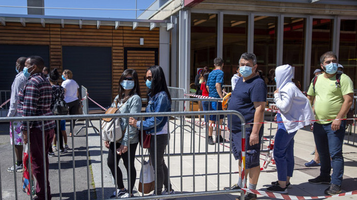 Заразените с COVID-19 по света надхвърлиха 24 милиона