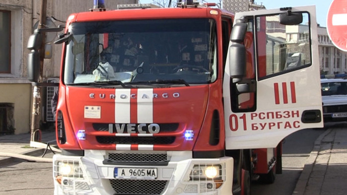 Двама души са с до 3-та степен изгаряния след катастрофа в Бургас
