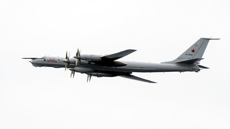 Изтребители на НАТО ескортират 10 руски Ту-142