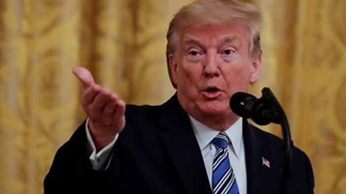 Тръмп оцени автографа си на "скромните" 10 хиляди долара