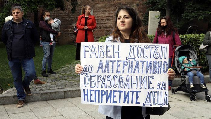 Родители на протест, искат ударно строителство на детски градини