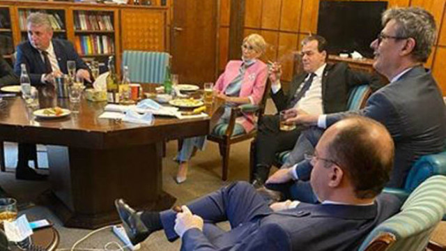 Глоби за румънския премиер и четирима министри след празненство в кабинета на Орбан