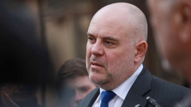 Гешев: Божков е изпратил сигнал по мейла, проверява се