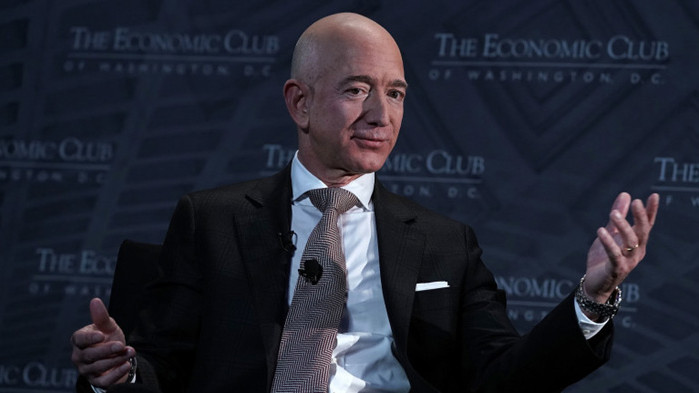 Джеф Безос, Лорън Санчес и как брат й Майкъл се закани на милиардера