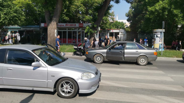 Блъснатата жена в Аспарухово е с фрактура на китката, водачът е намерен и оказал съдейтвие