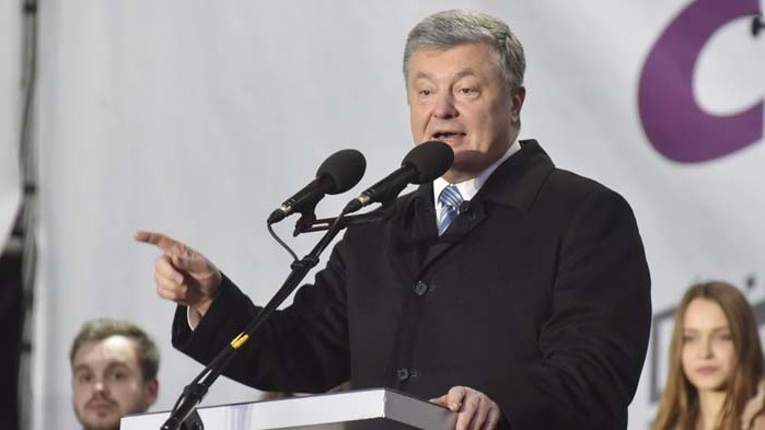 Повдигнаха обвинение срещу Петро Порошенко