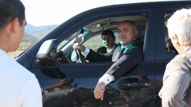 Борисов празнува рожден ден по строежи и магистрали