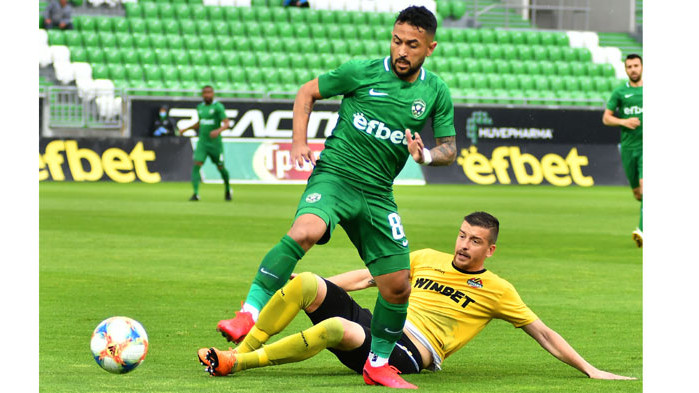 Лудогорец обърна Ботев Пловдив и докосна поредната си титла