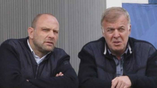 Наско Сираков и Тити Папазов надъхват Левски преди дербито