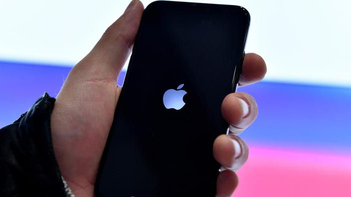 ЕС заведе антитръстови дела срещу „Apple“