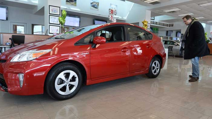 COVID-19 изяде наполовина продажбите на нови коли в ЕС