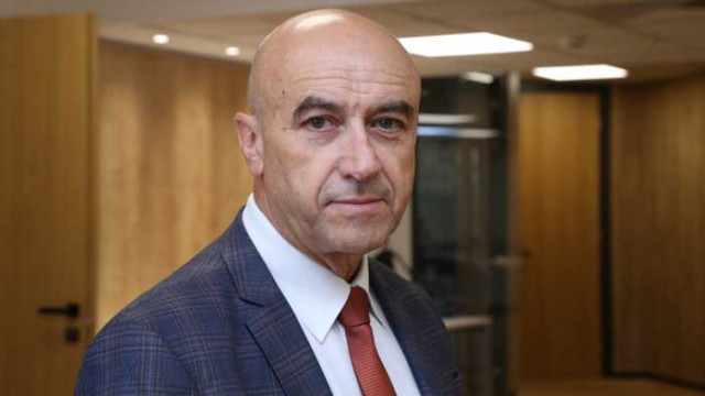 Д-р Митко Василев: COVID-19 ще остави дълбоки следи в икономиката на ЕС и България