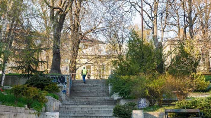 Слънчево преди обед, валежи и гръмотевици в Източна България