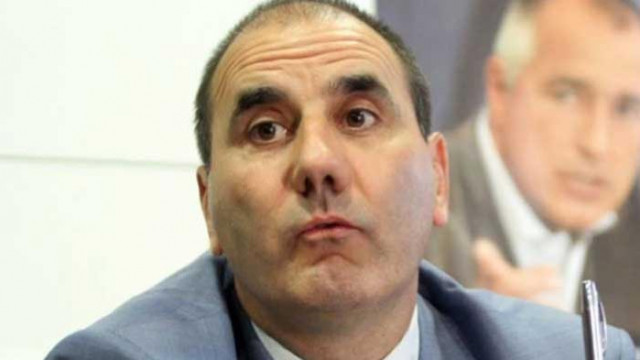 Ченгето Цветан Цветанов си е на практика изгонен