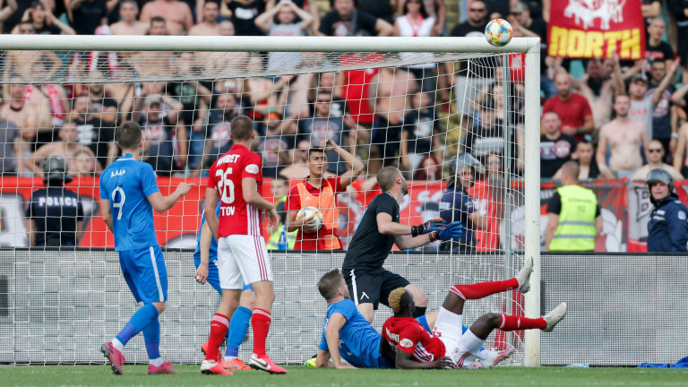 ЦСКА и Левски поделиха точките в зрелищно дерби (СНИМКИ)