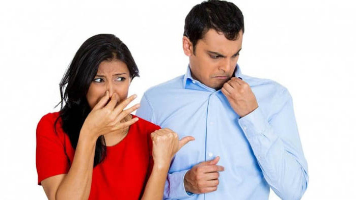 10 неочаквани причини, поради които миришете лошо