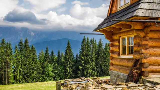 Дървената къща и какво печелим, ако живеем в такава