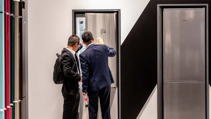 Творците на ниски температури – за пръв път в светлината на прожекторите