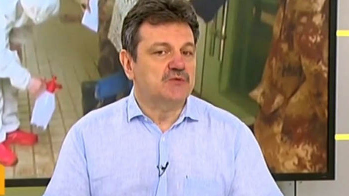 Д-р Симидчиев към феновете: Не се срещайте с възрастните си родители, поне 2 седмици след мача