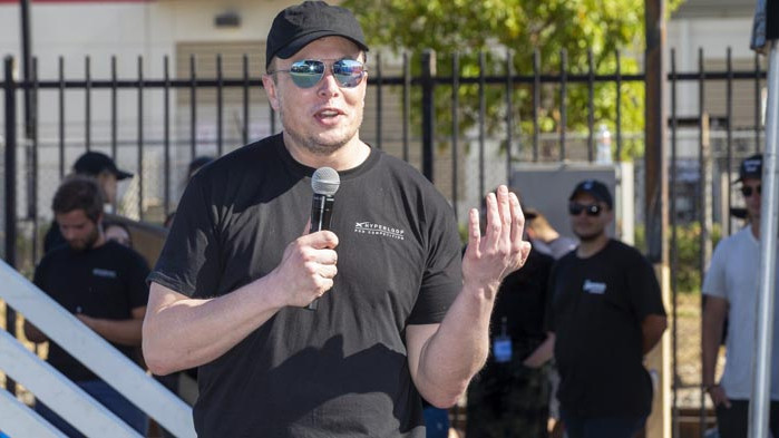 Илън Мъск продава имоти за 62,5 милиона долара