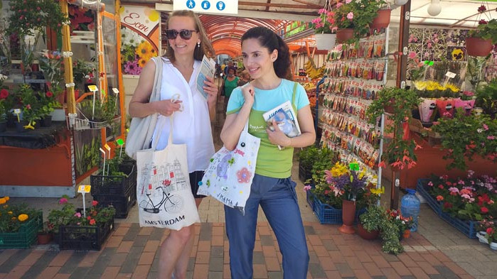 Литература срещу найлон. Кой и защо подарява книги във Варна (ВИДЕО)