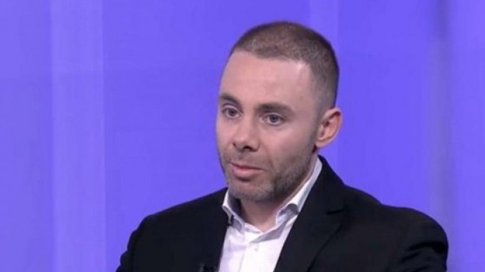 Александър Ненков: Президентът се свежда до един обикновен критикар