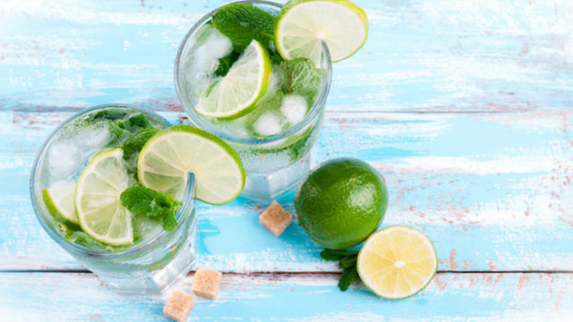Мохито, джин тоник, бира и питиетата, които да не си поръчваме през лятото