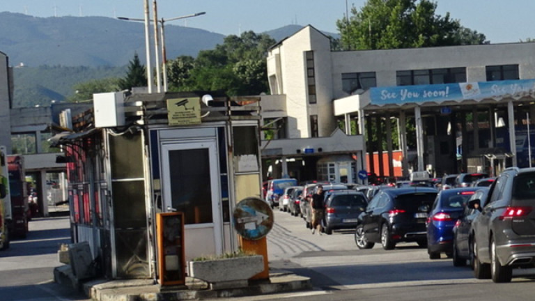 Сръбски граждани с COVID-19 са влезли в Гърция през Кулата