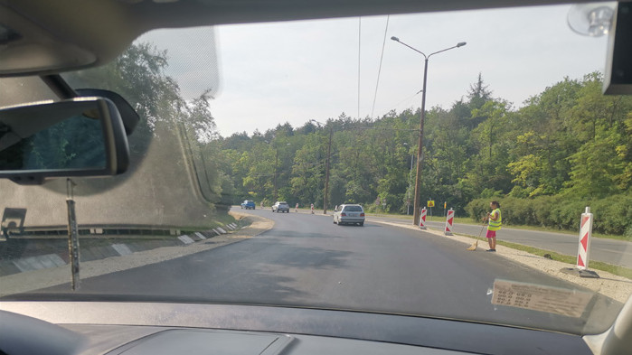 Запълниха дупките на Аспарухов мост, готови са и трасетата по изхода и входа на квартала (СНИМКИ)
