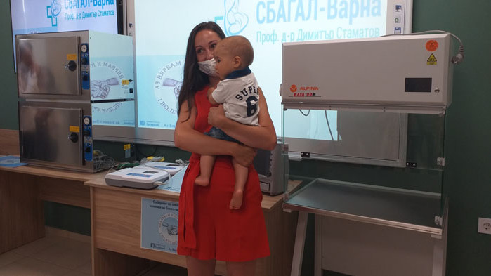 С капачки осигуриха за пореден път специализирана апаратура за АГ - болницата във Варна