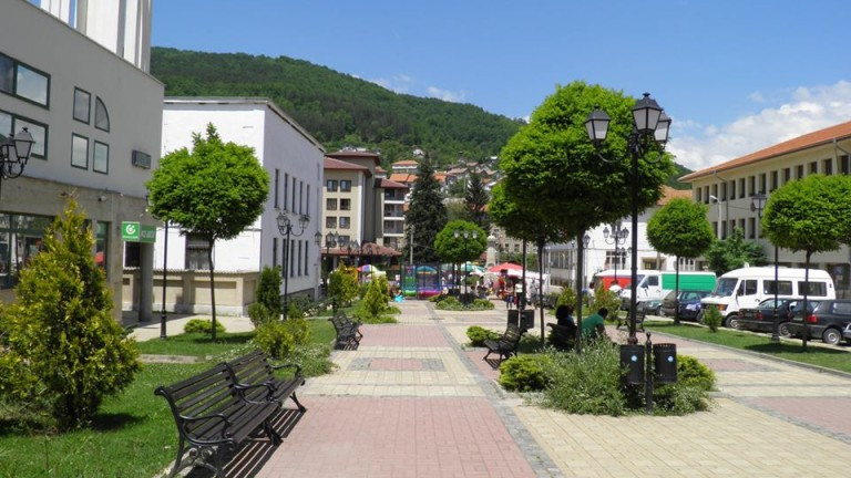 Заради COVID-19 променят работните условия в лятното училище в Трън