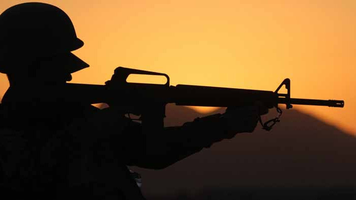 Евакуират двама български военнослужещи с COVID-19 от мисията ни в Афганистан