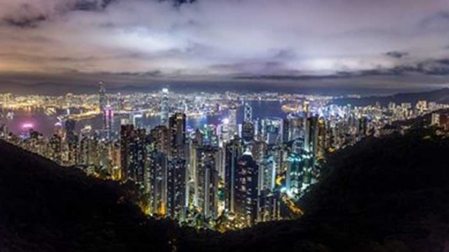 Хонконг затваря училищата заради скок в броя на заразените с COVID-19