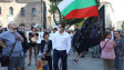 Стотици вече са пред президентството (СНИМКИ)