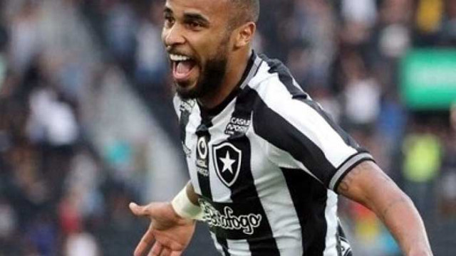 Лудогорец плаща 780 000 евро за Сантана