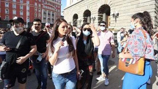 Поп фолк звезди също на протеста