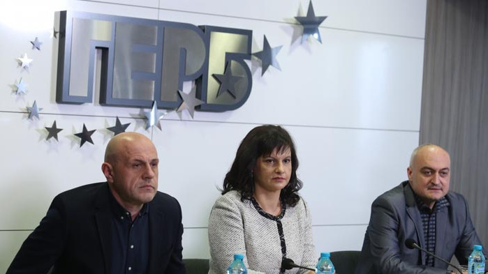 Дариткова: Ако Радев иска да реализира политически проект, да излезе от президентството