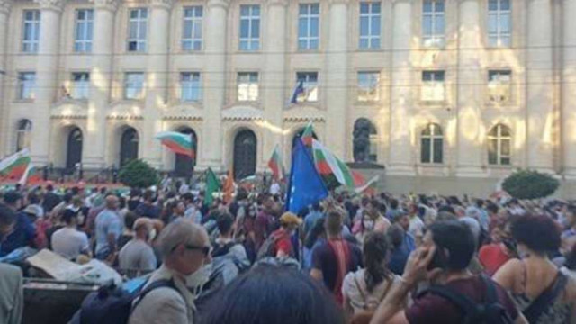 Пострадал при протестите в София си тръгна по собствено желание от "Пирогов"