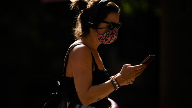 Испания връща част от мерките след скок на заболели