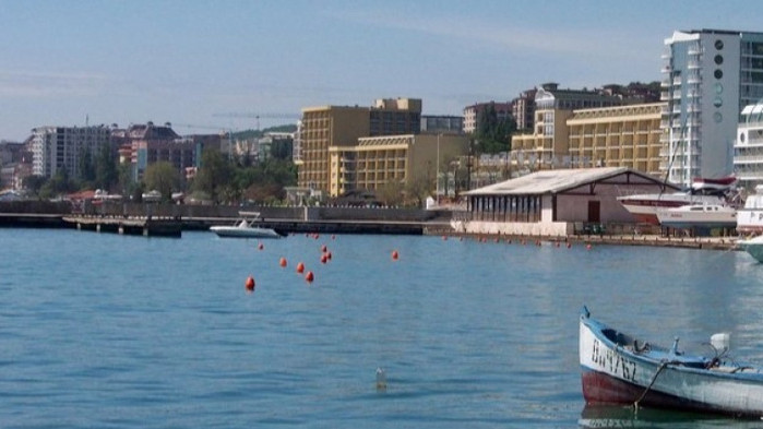 В "Албена" непреклонни - нощните заведения остават затворени