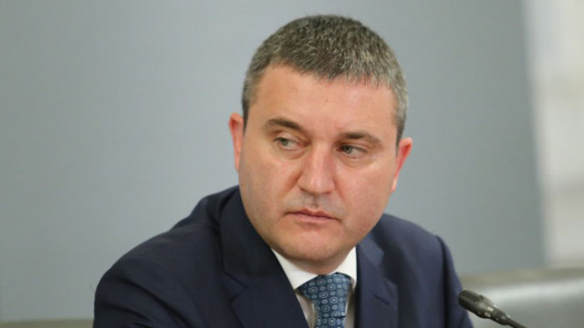 Горанов: Няма причина да се оттеглям, искам конкретни примери
