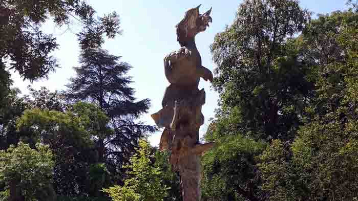 Бронзова скулптура "Флора" краси пространството пред Летния театър в Морската градина