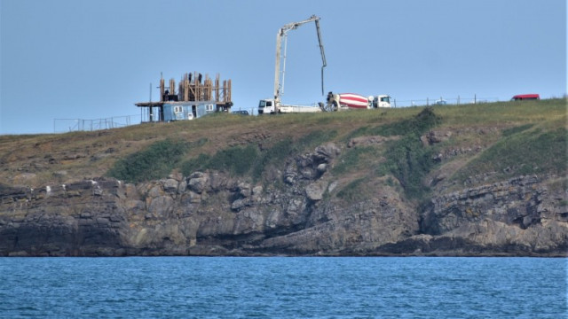 Екозащитници на протест срещу застрояването в Синеморец