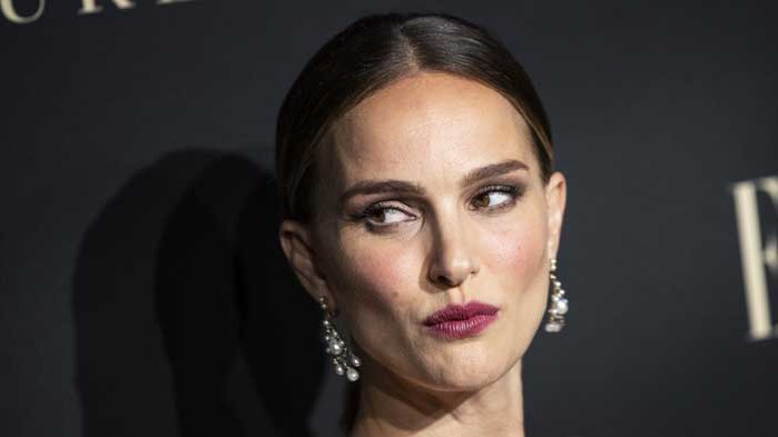 Натали Портман основа женски футболен отбор