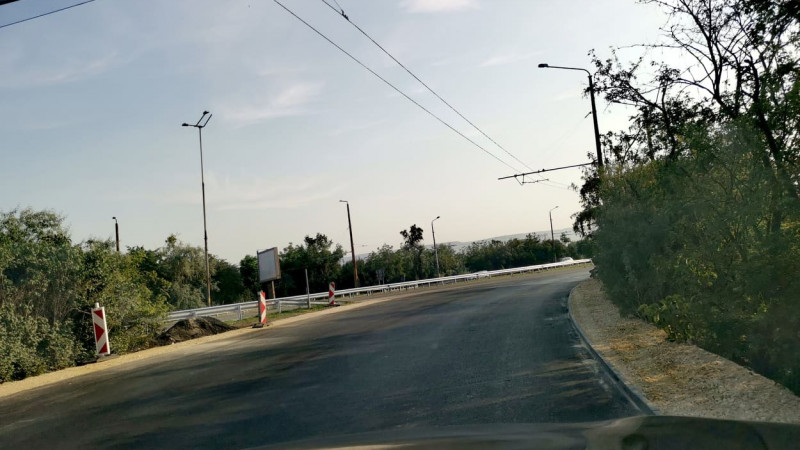 Възстановено е частично осветлението по Аспарухов мост, работата продължава