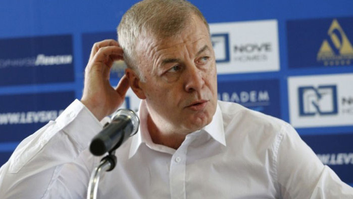 Сираков: Няма как да се направи отбор чрез постоянната смяна на играчи