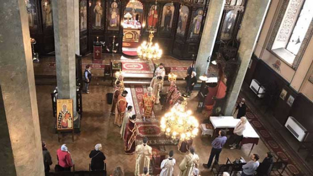 Православната църква почита паметта на Света Анна