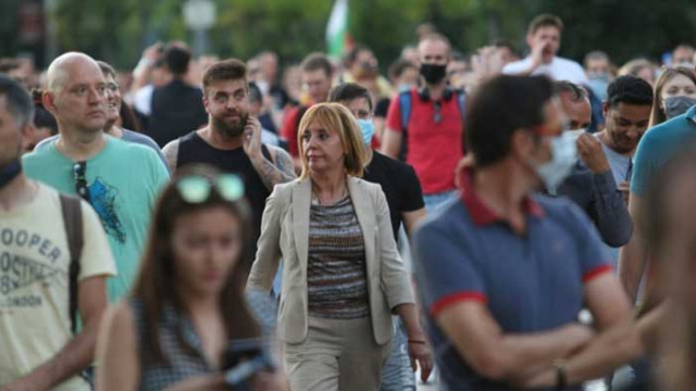 Нови попълнения в класацията на виден протестър „Дебили на протеста 2020“